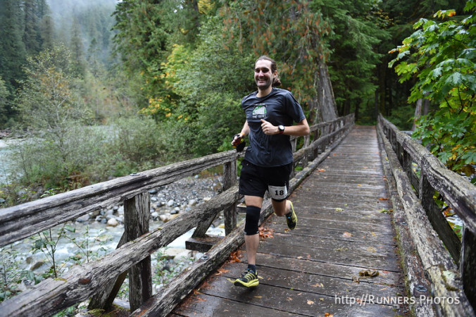 Passing the first bridge (picture from runners.photos)